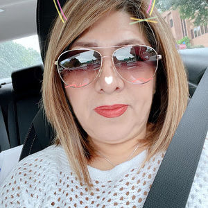 Meet your Posher, Cristina